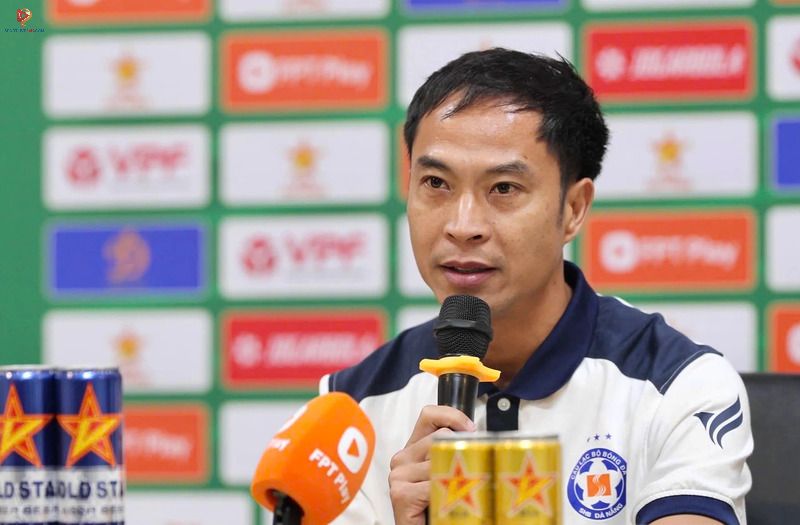 HLV Lê Đức Tuấn nhận trách nhiệm toàn diện sau thất bại đậm nhất mùa giải trước CAHN