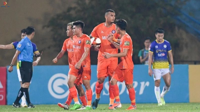 CAHN bỏ xa Viettel 10 điểm